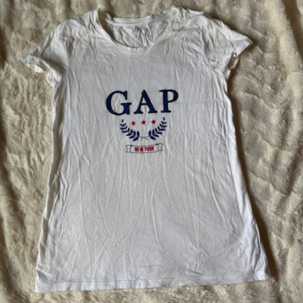 2/$30 Gap New York White Crewneck Short Sleeve Ladies Graphic T-shirt Size M